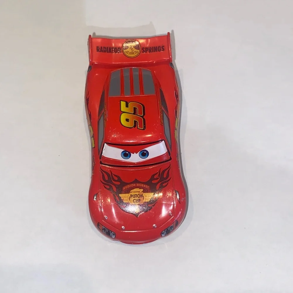 Disney Cars Diecast Lightning McQueen Piston Cup Car